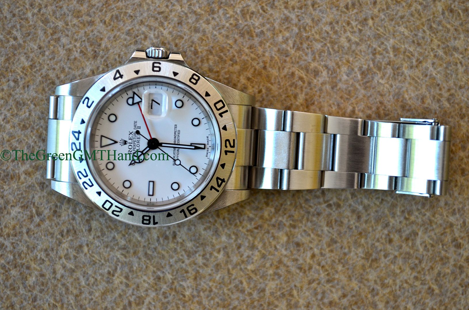 Rolex For Sale-Rolex 16570 Explorer II White Dial 40mm 3185 Movement Z Serial Preowned