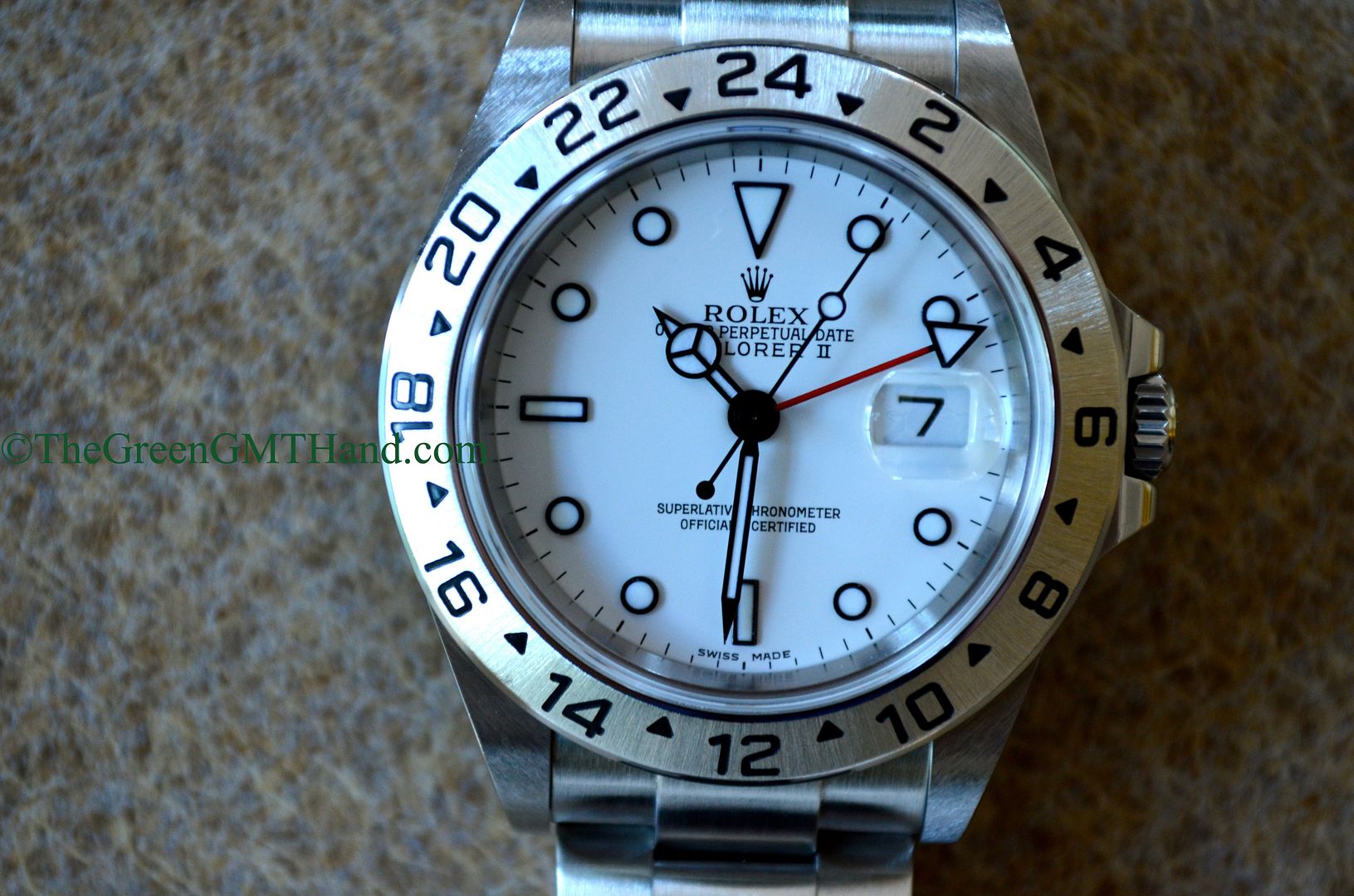 Rolex For Sale-Rolex 16570 Explorer II White Dial 40mm 3185 Movement Z Serial Preowned