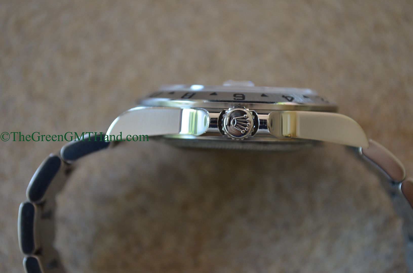 Rolex For Sale-Rolex 16570 Explorer II White Dial 40mm 3185 Movement Z Serial Preowned