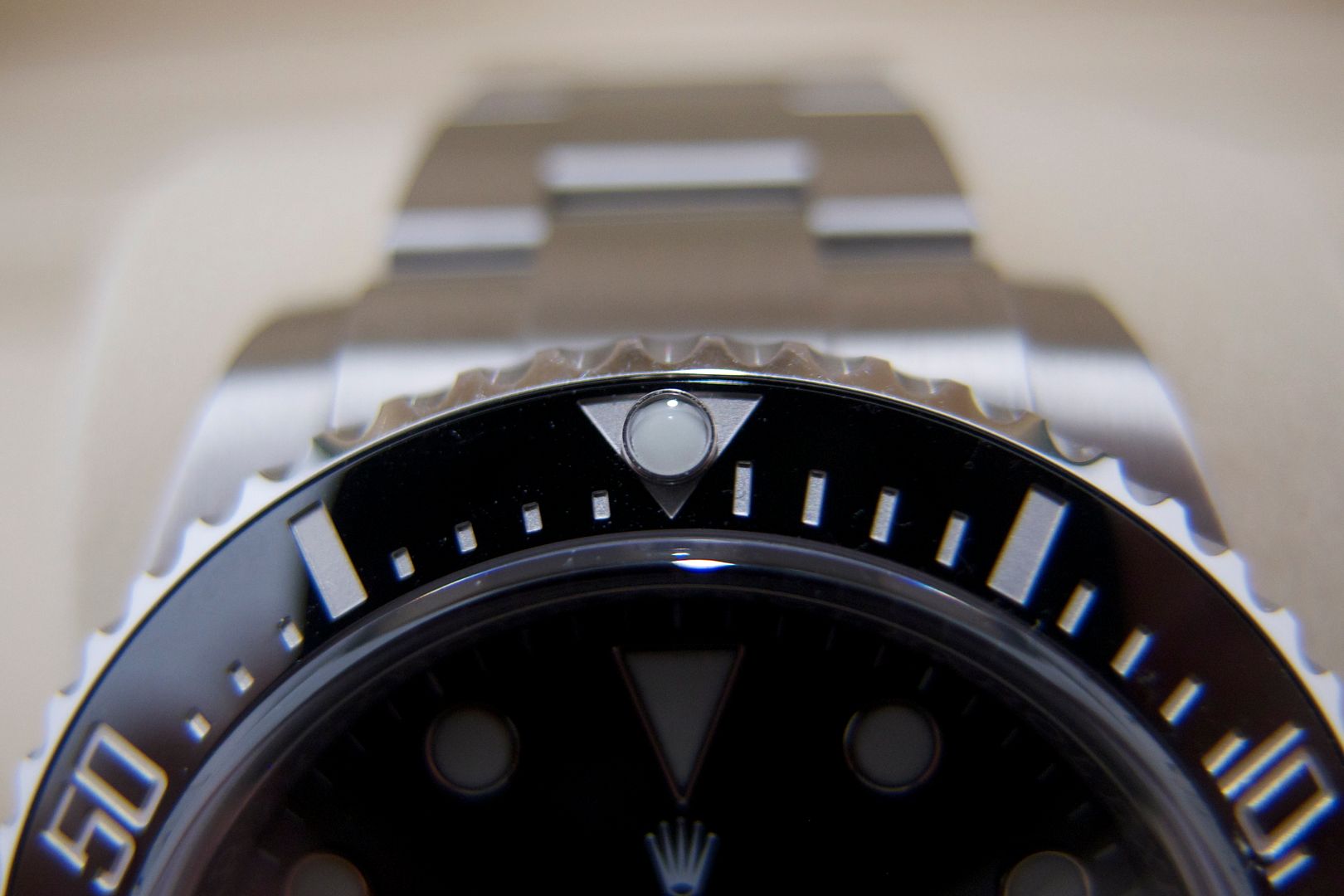 Rolex luminova pearl dot on Rolex 116600 Ceramic Sea Dweller