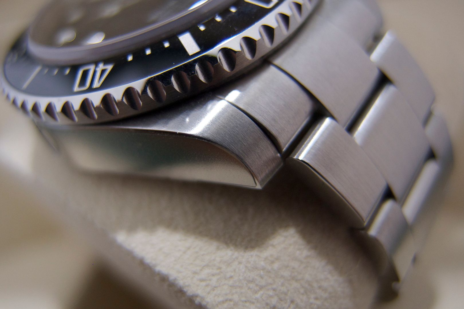 no chamfer on Rolex 116600 ceramic Sea Dweller 4K random serial