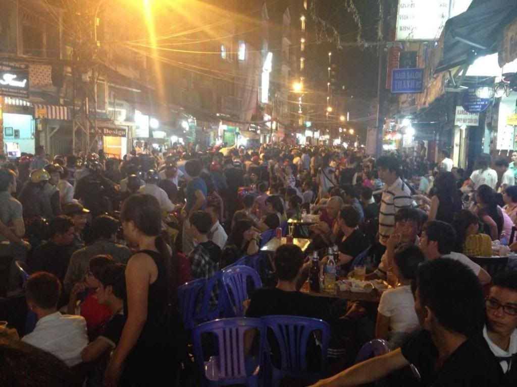 Đêm Halloween ở phố Tây..